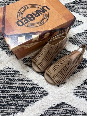 UnR8ted baby girls heeled sandals size 5